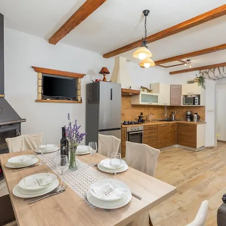 Casa Marilu By Villsy Kunj